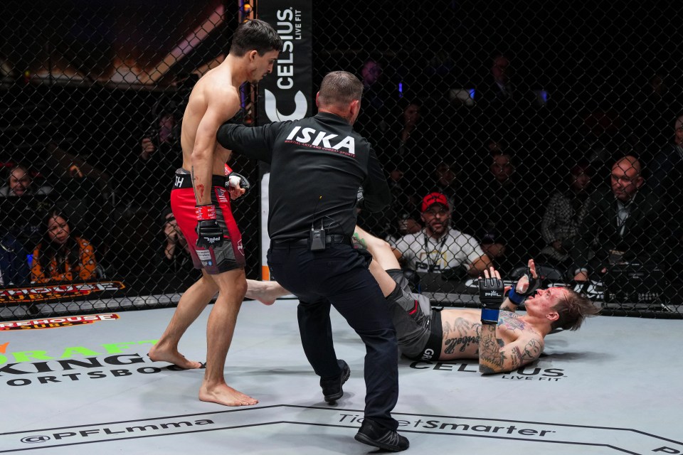 Preview Biaggio Ali Walsh gets put to sleep in shocking upset loss to Ronnie Gibbs at PFL 7