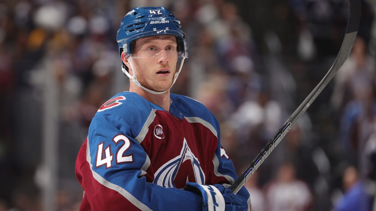 Preview Avalanche Secure Blue Line Depth, Extend Josh Manson Through 2027-28