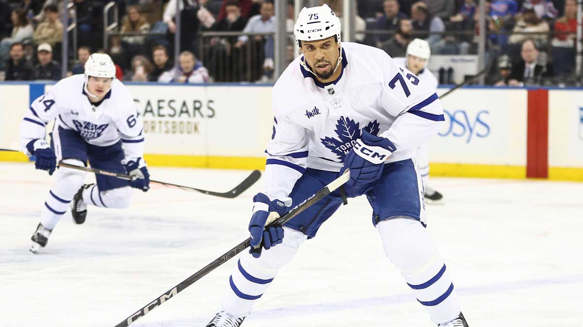 Preview Analyzing the Ryan Reaves – Henry Thrun Trade: A Mutually Advantageous Exchange