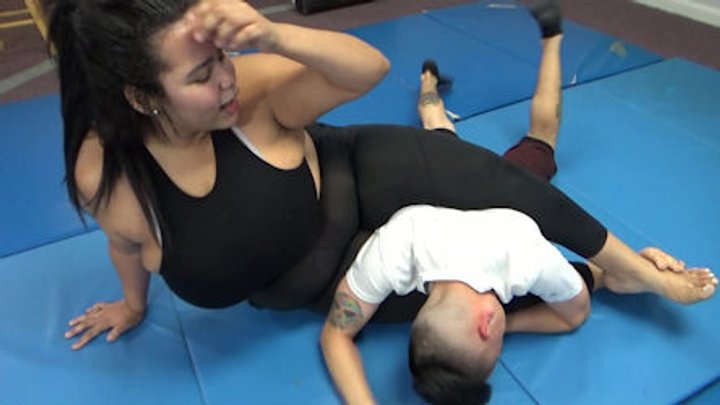 Preview Ultimate Tire Wrestling: Grappling’s Bizarre New Frontier