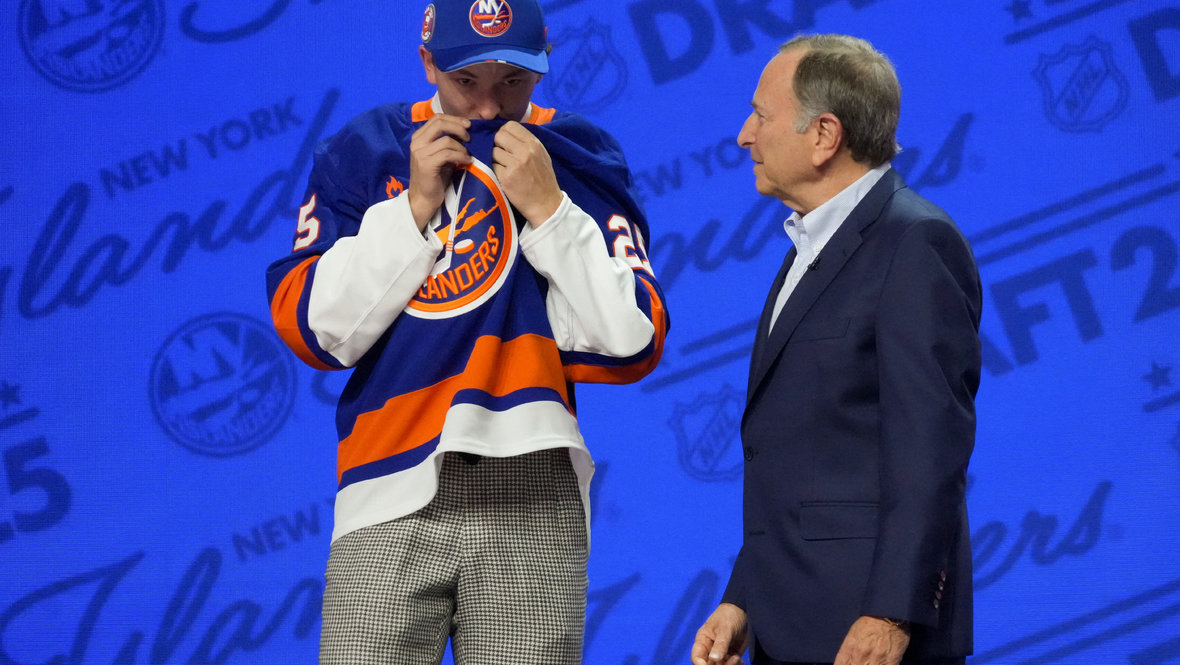 Preview Matthew Schaefer: The Islanders’ Next Chapter Begins with No. 1 Pick’s Entry-Level Deal