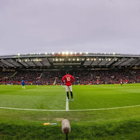 Arsenal’s High-Velocity Gamble: A Tactical Conundrum at Old Trafford