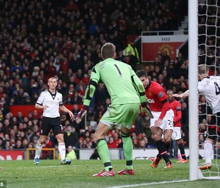 The Fulham Test: Manchester United’s Quest for Clarity Amidst a Season of Transition