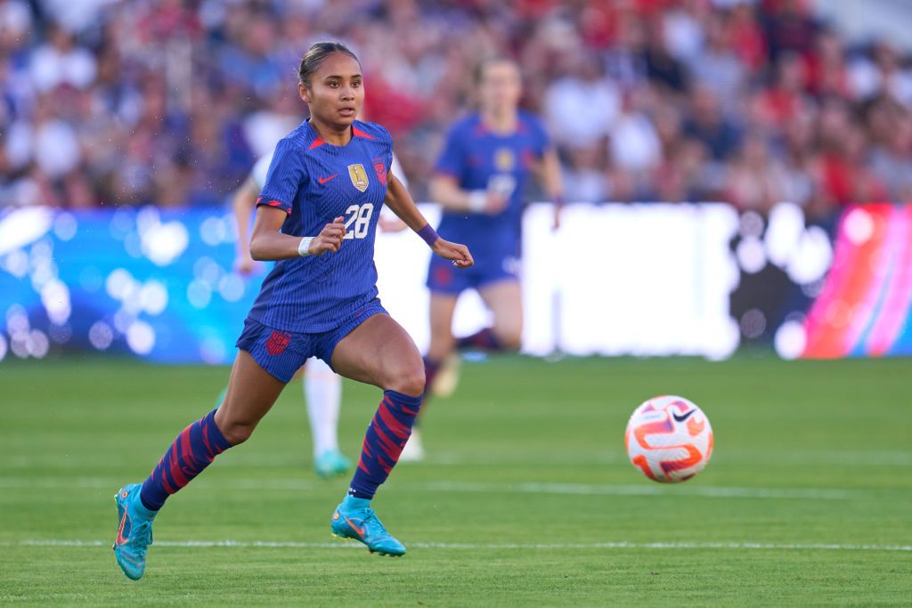 Preview The Million-Dollar Question: Alyssa Thompson’s Trailblazing Transfer to Chelsea Reshapes Women’s Football Economics
