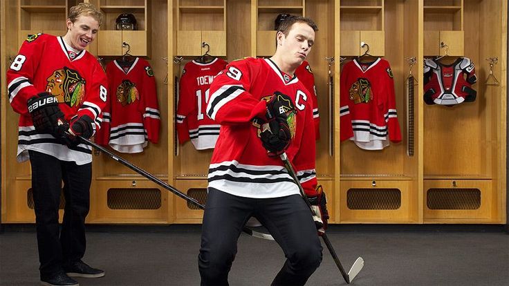 Preview The Captain’s Return: Jonathan Toews’ Inspiring NHL Comeback and Patrick Kane’s Enduring Support