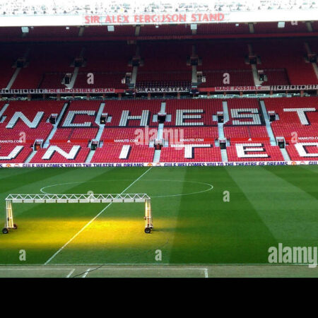 The Curious Case of Old Trafford: How Two Red Cards Led to Uninspired Football