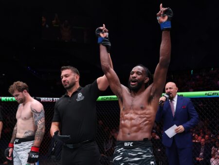UFC Perth Delivers a Referee’s Dilemma: Neil Magny’s Controversial Path to History