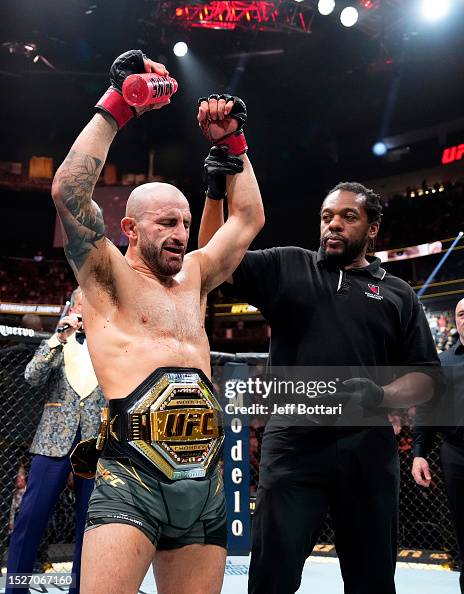 Preview The Shifting Sands of Legacy: Volkanovski’s Ascent and Aldo’s Unyielding Shadow in the UFC Featherweight Division
