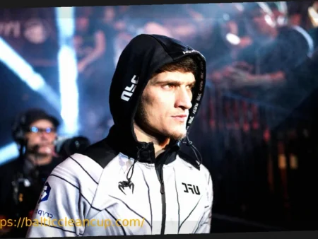 Joe Rogan Endorses Volkanovski vs. Evloev for UFC Featherweight Title, Suggests White House Venue