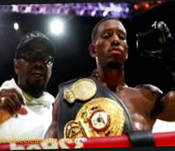 Ezra Taylor and Trainer Malik Scott Unveil ‘The Darkness’ for Willy Hutchinson Bout